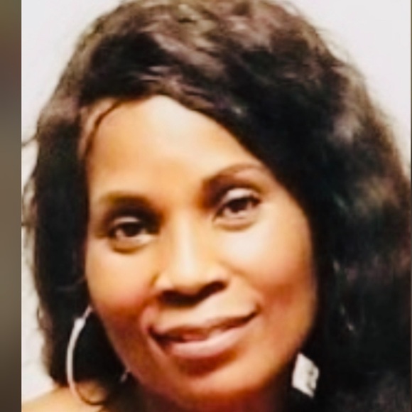 Meet your Posher, Dinah - Picture 5 of 12